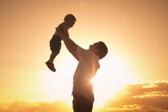 Lone fathers: 6 star dads who are raising their children alone