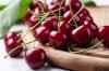 How to cook a delicious shortbread with cherries