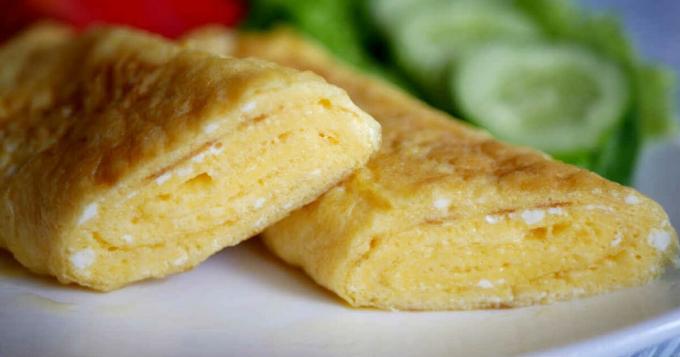 French omelette (omelet in French)