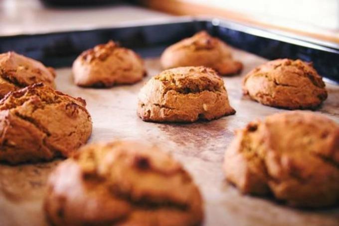 What to cook on a losing weight diet: banana cookies