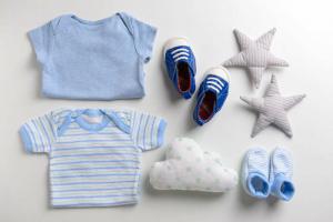 How to choose clothes for a newborn