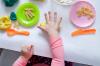 4 ways to take a child in the kitchen while mom is ready: games for little ones
