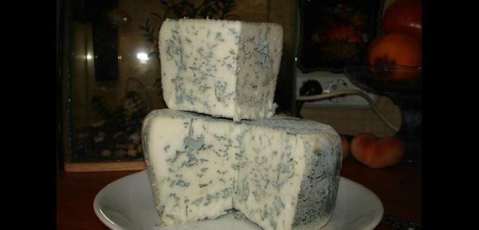 Roquefort cheese - roquefort cheese