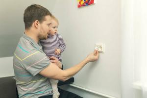 13 secrets of electrical safety for your child that you forget about