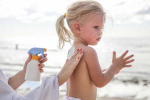 Sunburn: how to protect yourself and how to treat? Doctor's answers