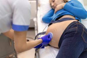 Doctors advise giving birth to the first child after 30