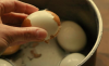 How to choose the eggs and cook them, so that they are easy to clean