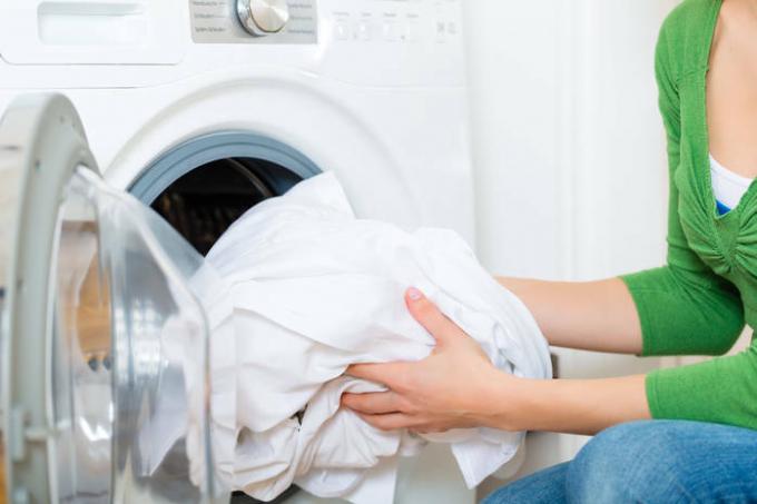How to bleach faded laundry: 5 easy ways