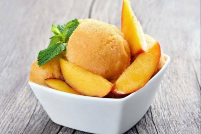 Peach sorbet for losing weight: recipe step by step