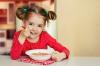 The child refuses to eat in kindergarten: Top 5 possible causes and solutions
