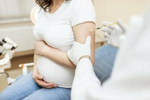 COVID-19 vaccine causes infertility: 5 myths about antikovid vaccinations