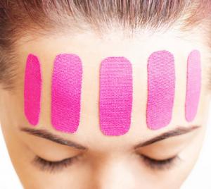Kinesiology taping for the face: what is it and how to use them