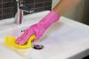 5 tips for those who are not comfortable cleaning with rubber gloves